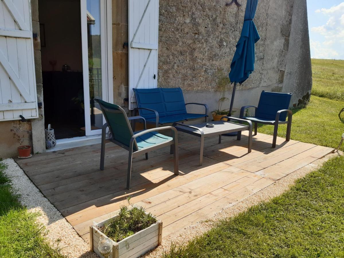 Ferme Des Champs Hotel Vrécourt Kültér fotó